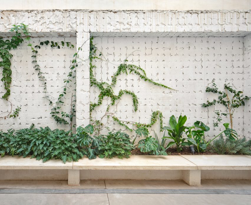 Exterior of NZ10 Apartment in Spain by Auba Studio