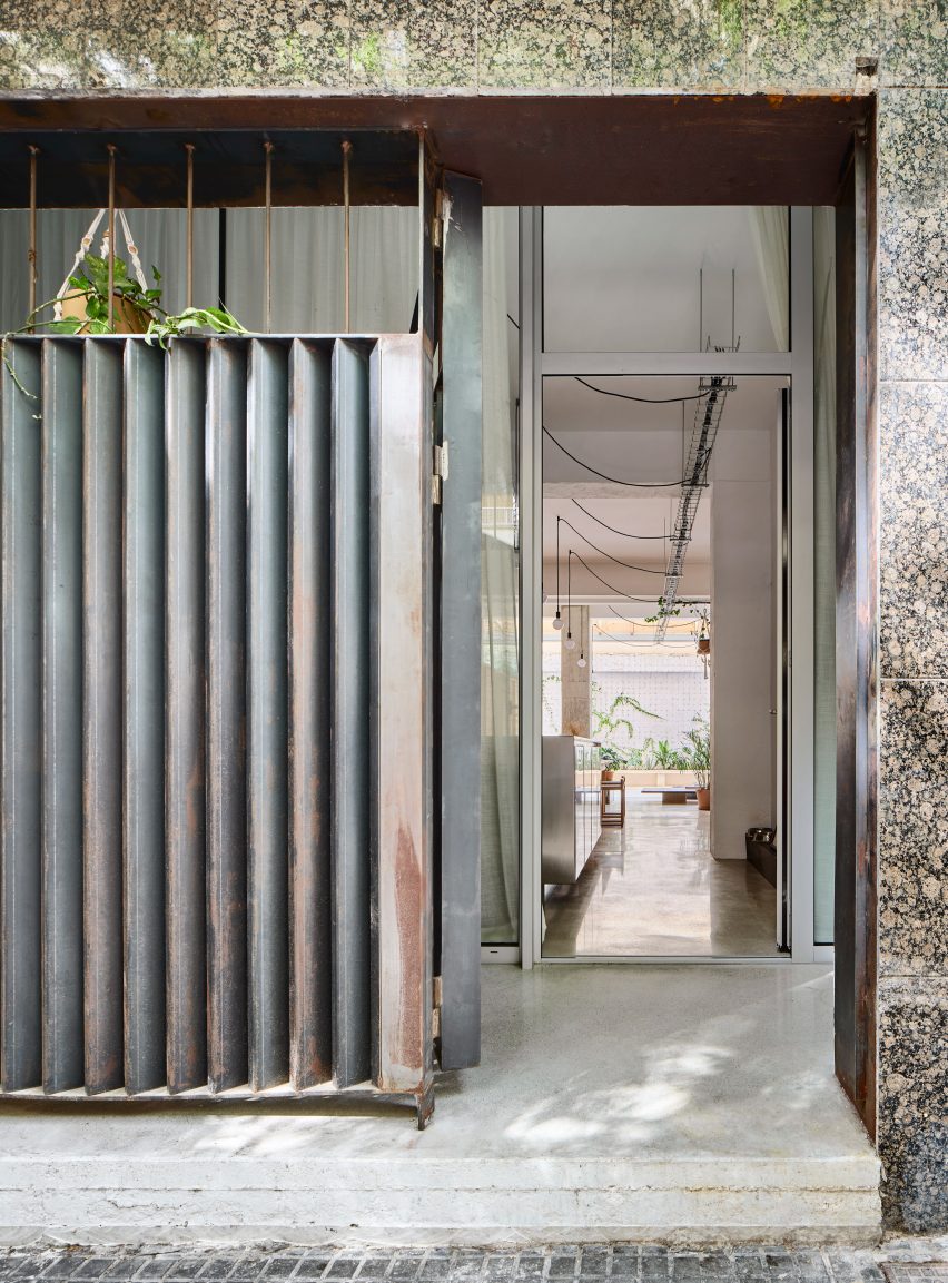 Exterior of NZ10 Apartment in Spain by Auba Studio