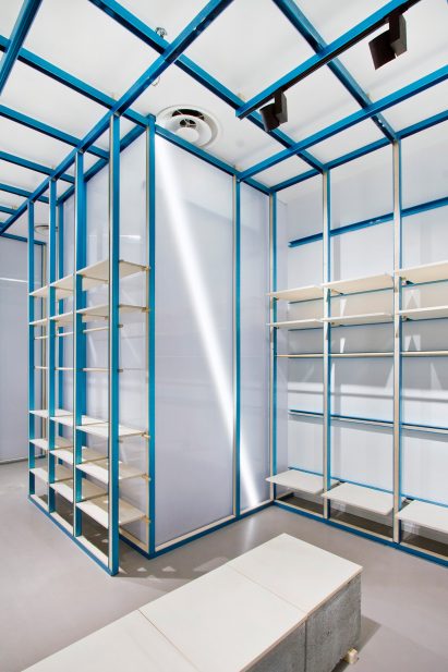 Polycarbonate walls in ON-OFF store in Milan