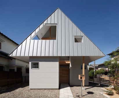 HouseAA, Japan, by Moca Architects