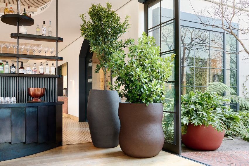 Pebble planter by Indigenus