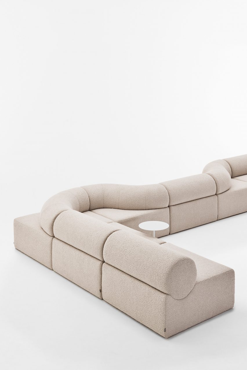 Pipeline seating by Alexander Lotersztain for Derlot