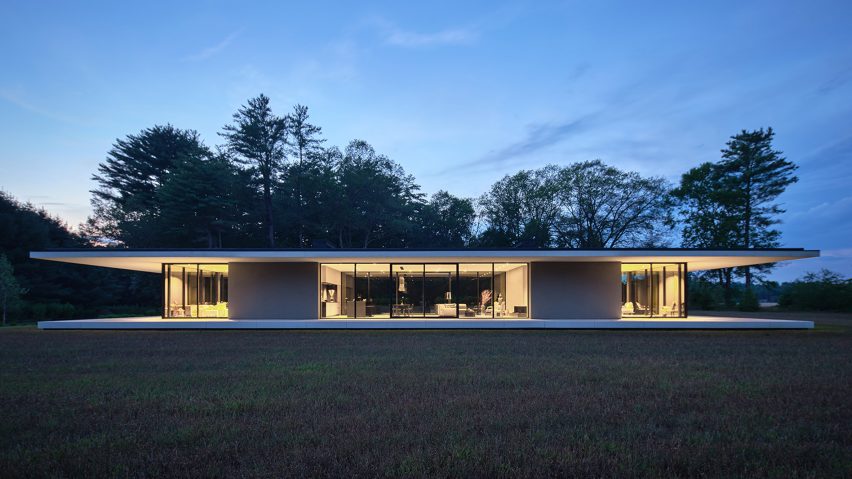 Glass house by Specht Architects