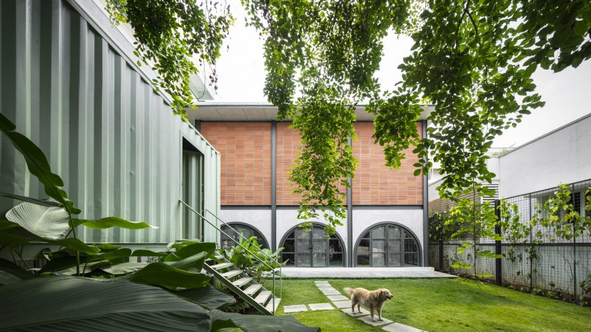 Exterior photo of the Bangalore office by Taliesyn