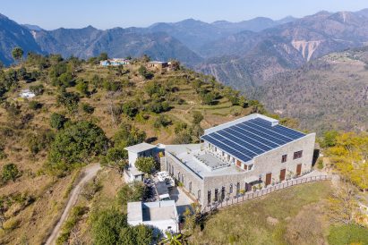Aerial view of the Forest Essentials factory in Lodsi by Morphogenesis