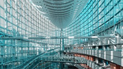 Interior of the Tokyo International Forum by Rafael Viñoly
