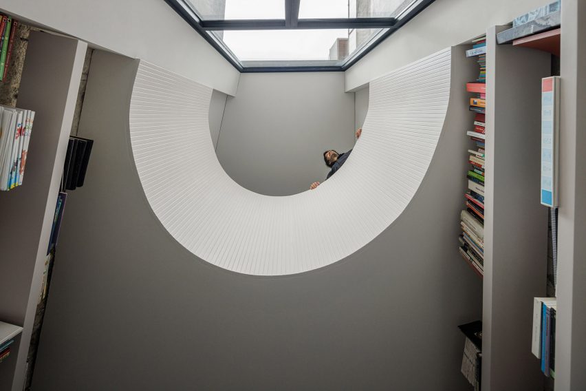 Casa Vertical by Tsou Arquitectos