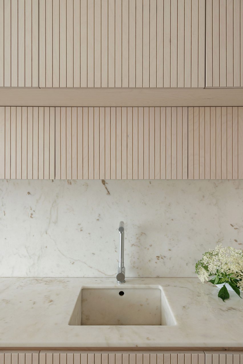 Casa Vertical by Tsou Arquitectos