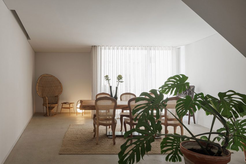 Casa Vertical by Tsou Arquitectos