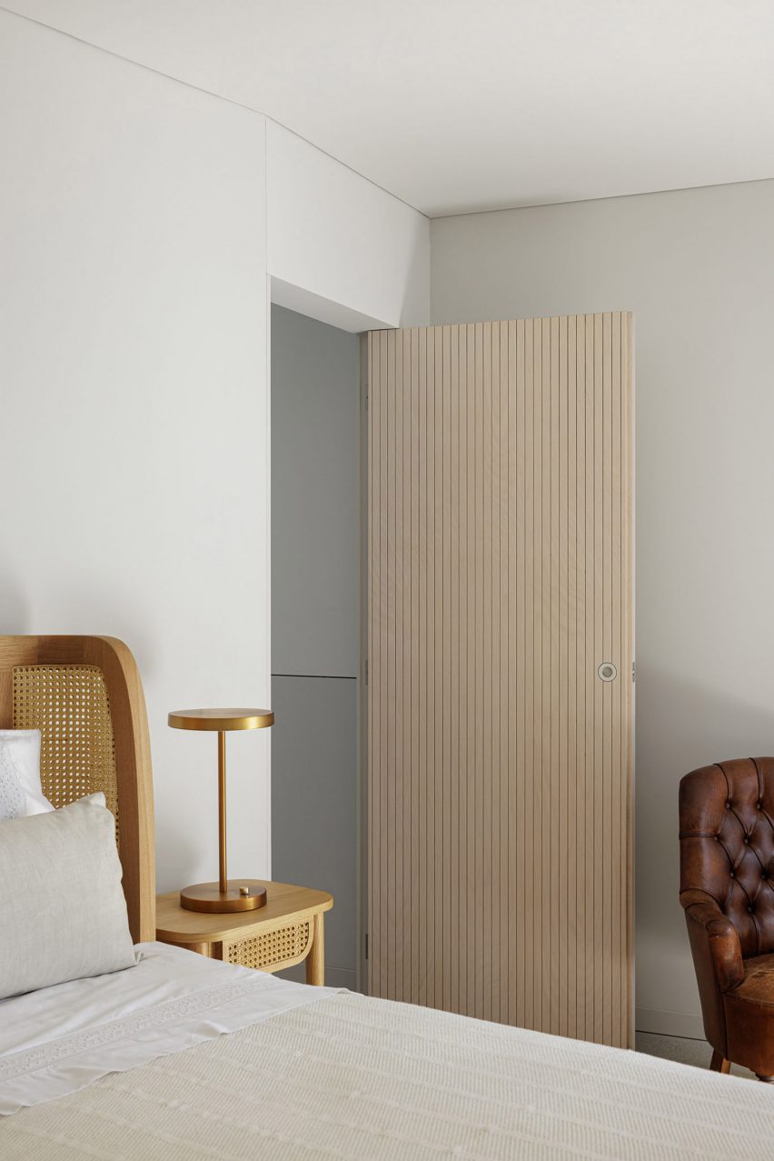 Casa Vertical by Tsou Arquitectos