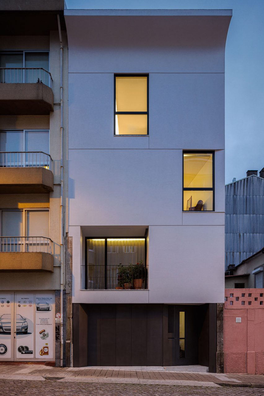 Casa Vertical by Tsou Arquitectos