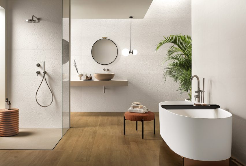 Photo of a wall surface by Atlas Concorde in a bathroom
