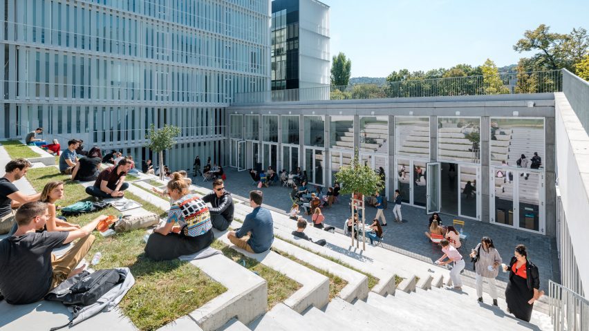 MOME university campus