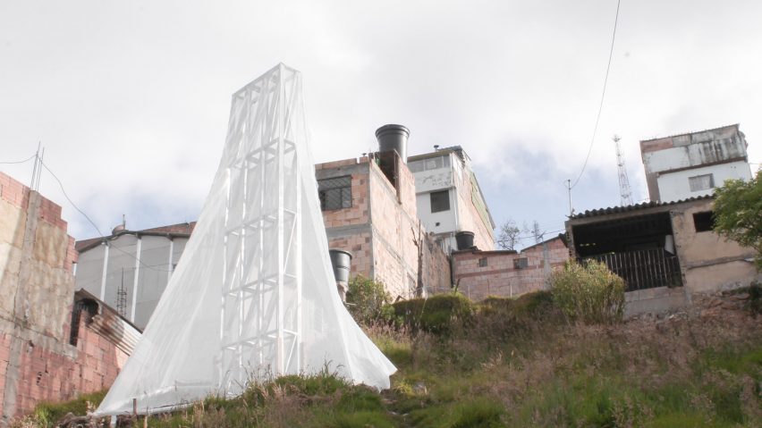 Fog collector on Bogotá hillside