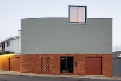 Elevation of Nevogilde house in Porto