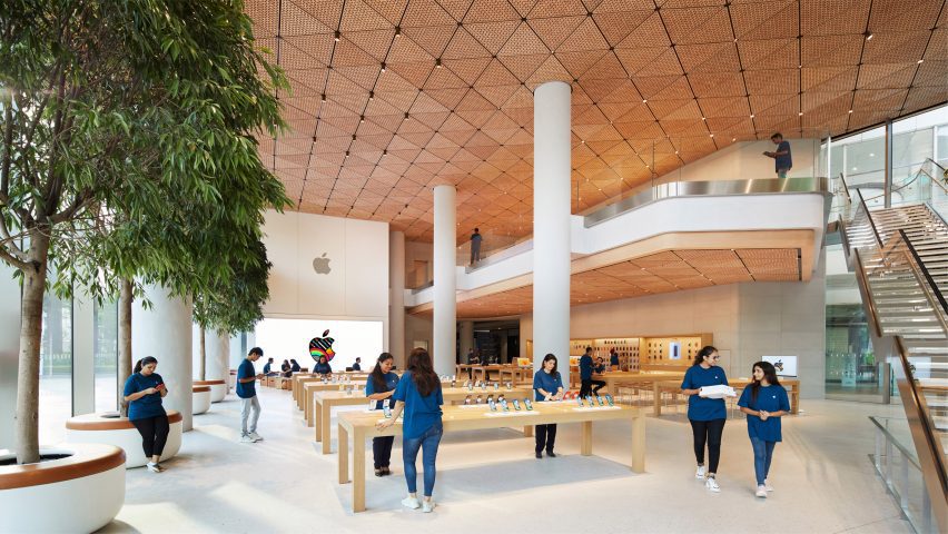 Oak ceiling in Mumbai apple store