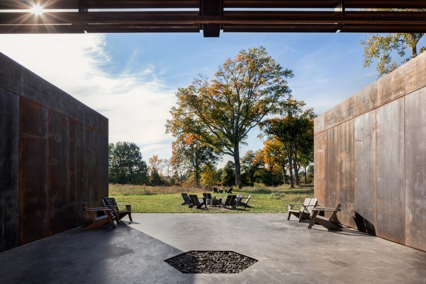 Concrete patio with Corten steel walls