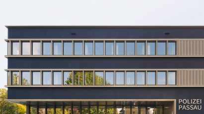 Bavarian police station in Passau by Wulf Architekten