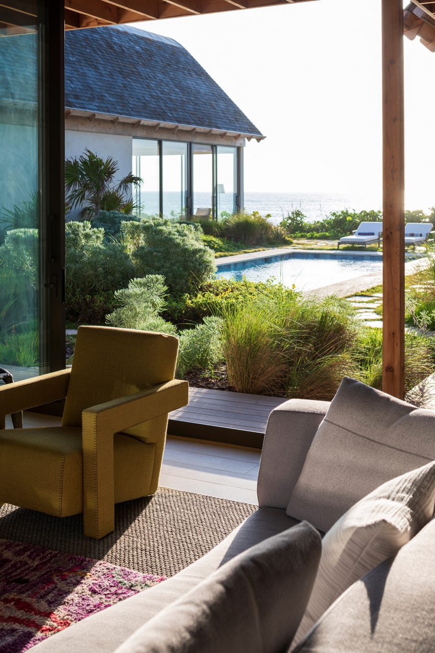 Bahamas house by Brillhart and Garth Sawyer