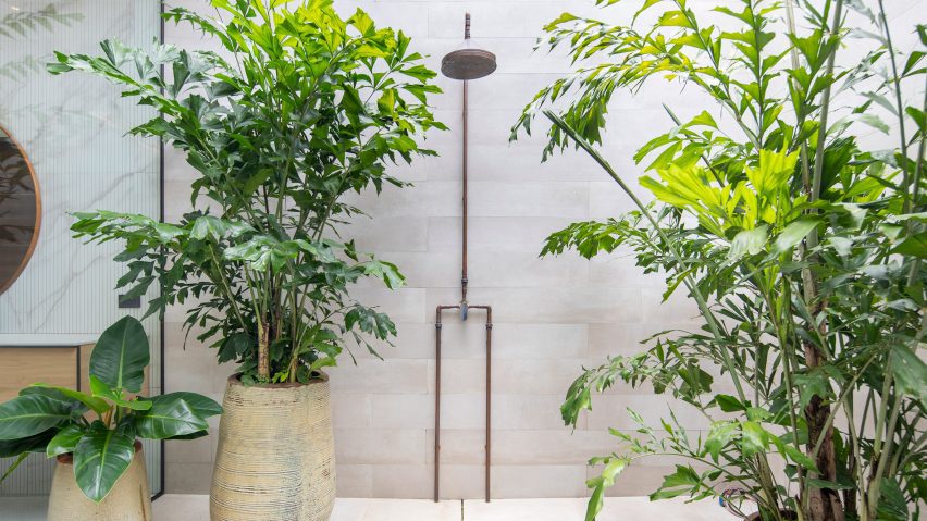 Casa Las Vistas outdoor shower
