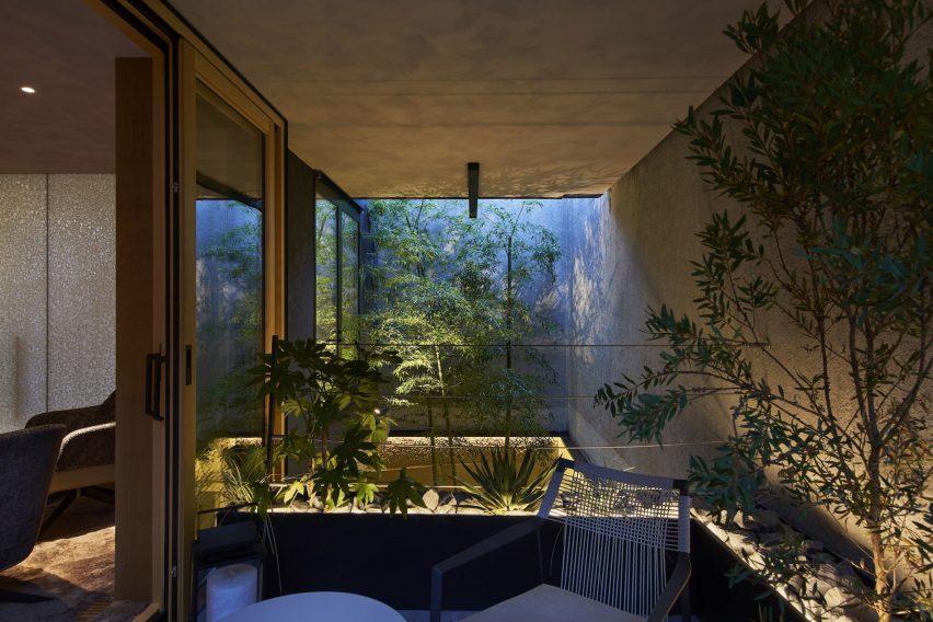 C4L House by Cubo Design Architects