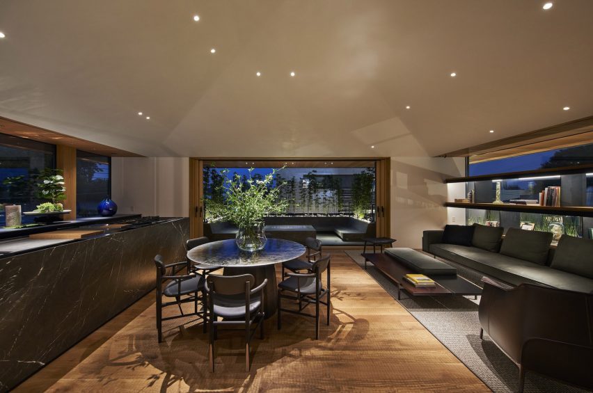 C4L House by Cubo Design Architects