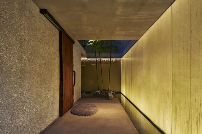 C4L House by Cubo Design Architects