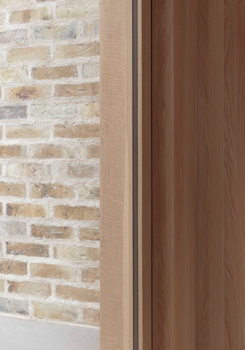 Exterior of De Beauvoir Extension by Architecture for London