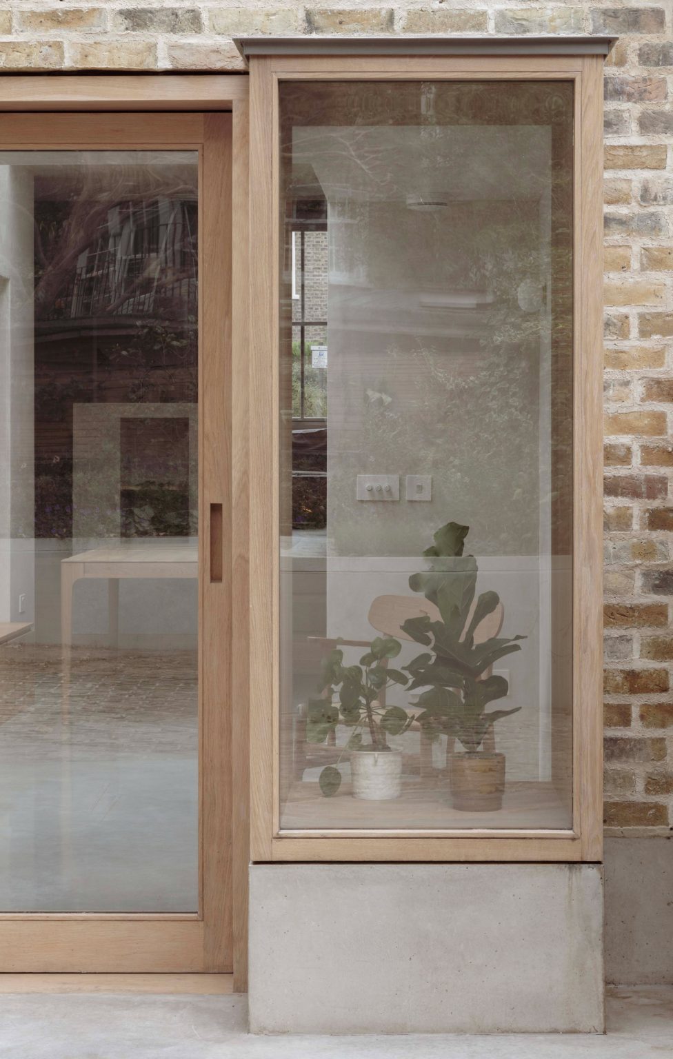 Exterior of De Beauvoir Extension by Architecture for London