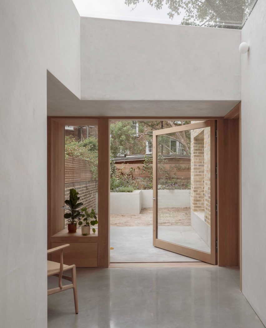 Interior of De Beauvoir Extension by Architecture for London