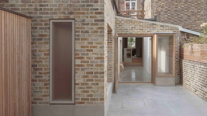 Exterior of De Beauvoir Extension by Architecture for London