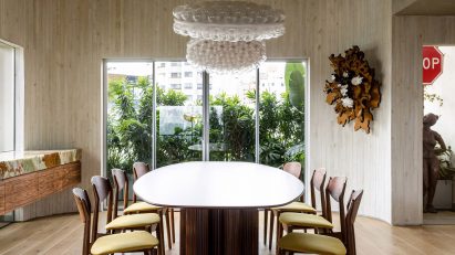 Sao Paulo apartment with concrete ceiling