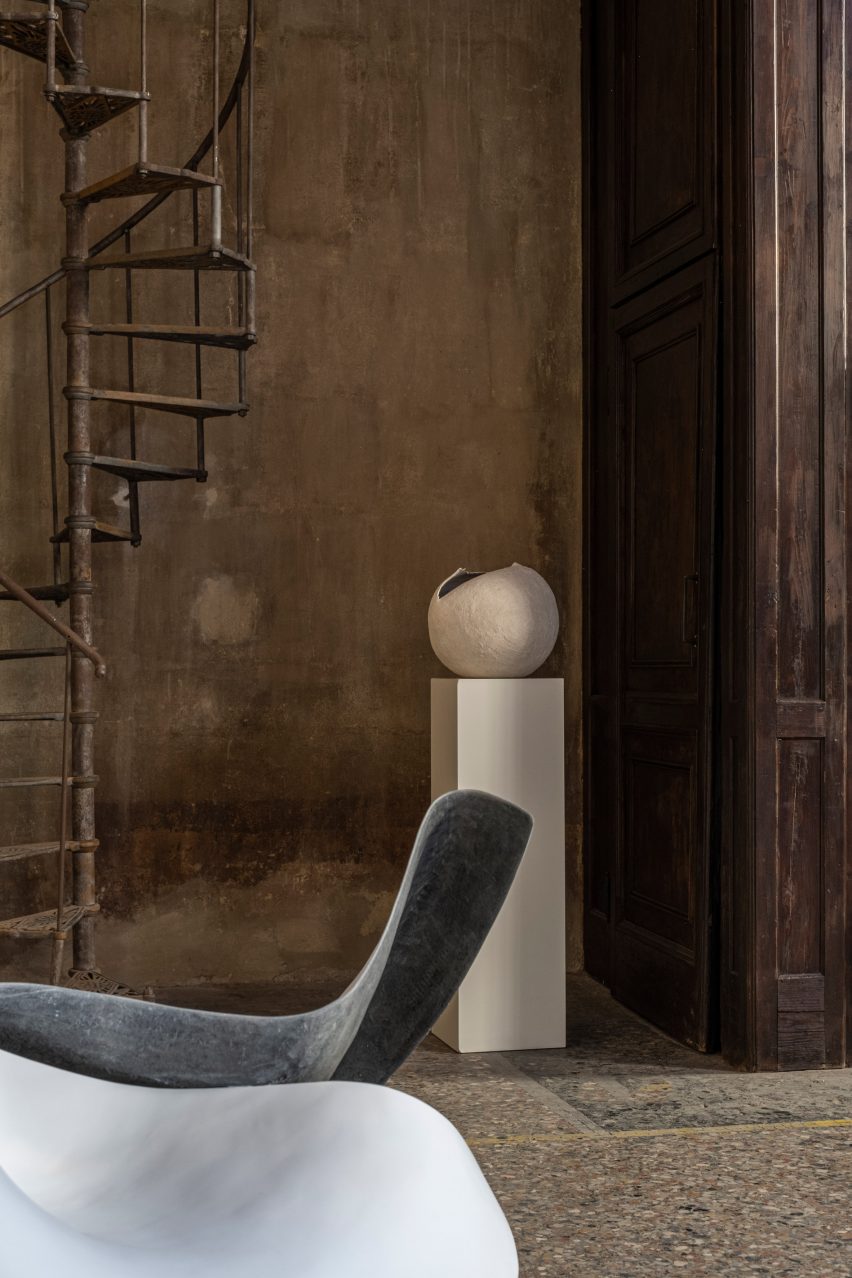 Desacralized Galerie Philia