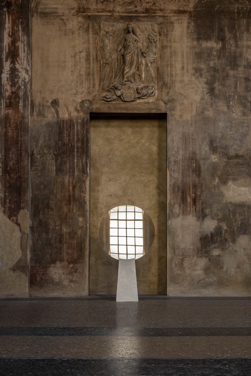 Desacralized Galerie Philia