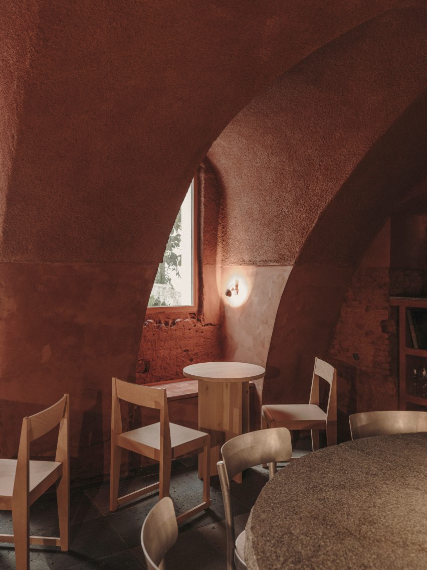 Gota bar in Madrid includes red cave-like room