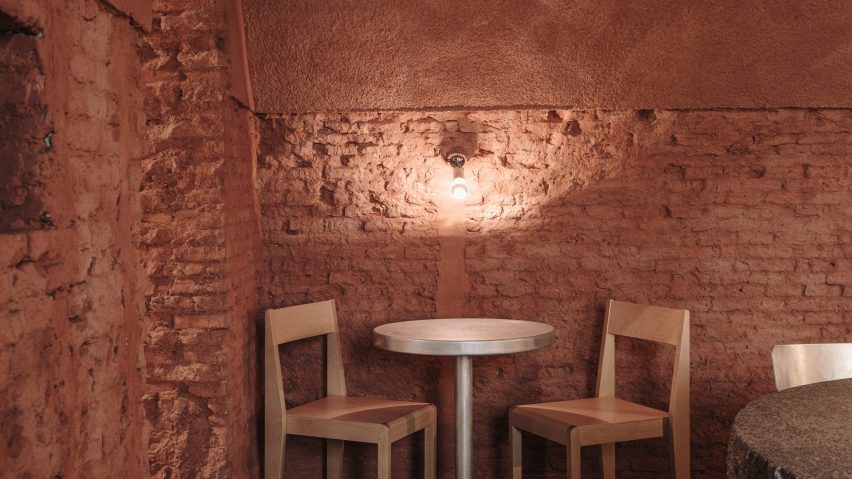 Gota bar in Madrid includes red cave-like room