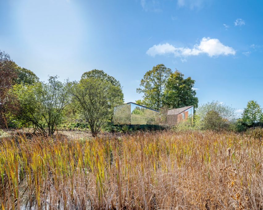 Exterior of Harwell Hide by Bell Phillips