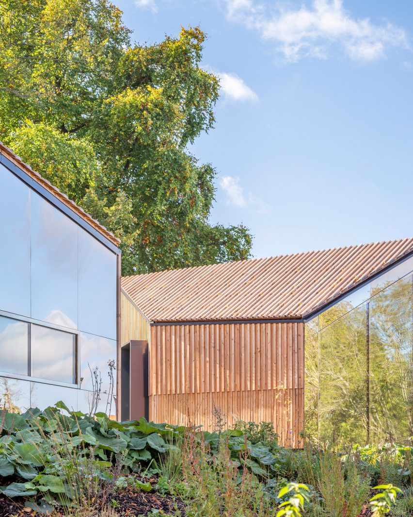 Exterior of Harwell Hide by Bell Phillips