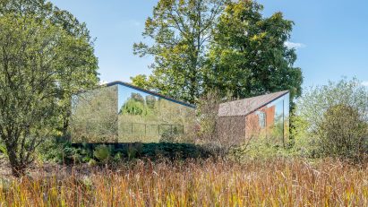 Exterior of Harwell Hide by Bell Phillips