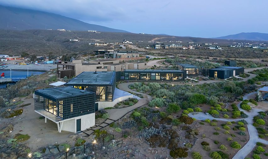 House of Circumferences LAND Arquitectos
