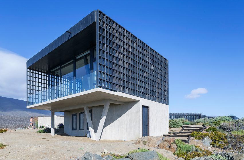House of Circumferences LAND Arquitectos