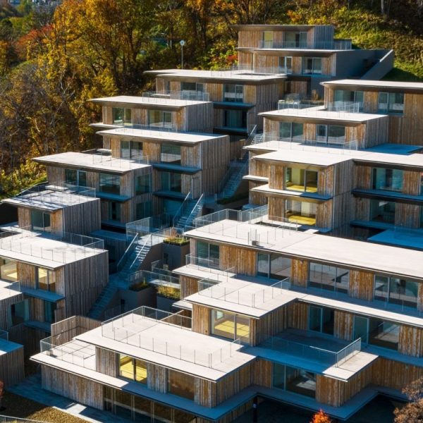Kengo Kuma staggered housing in Japan