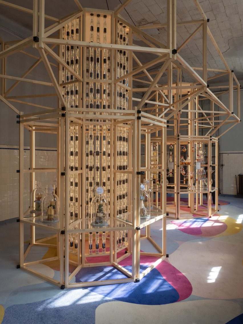 Expériences Immobiles installation by DWA Design Studio for Les Eaux Primordiales at Milan design week