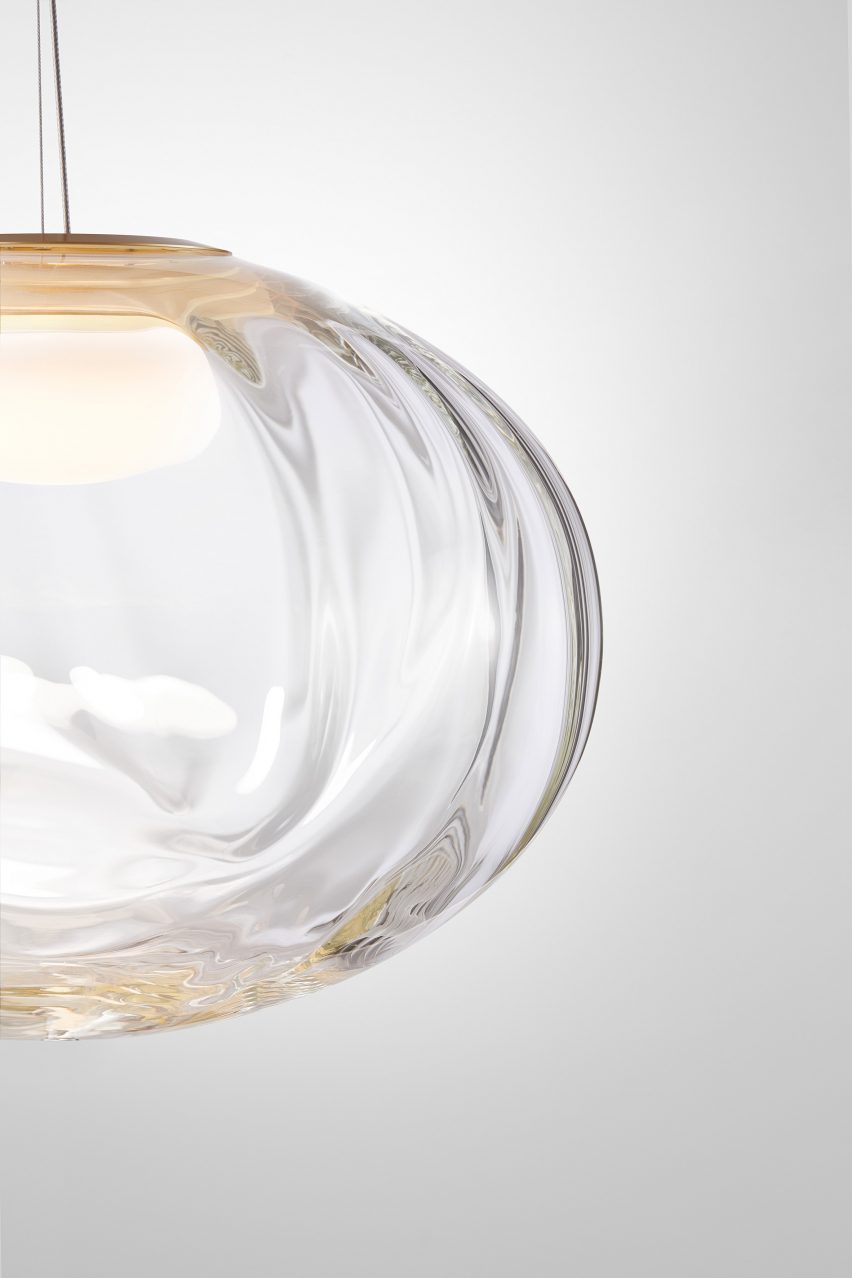 Close-up photo of the Méne pendant by Ross Gardam