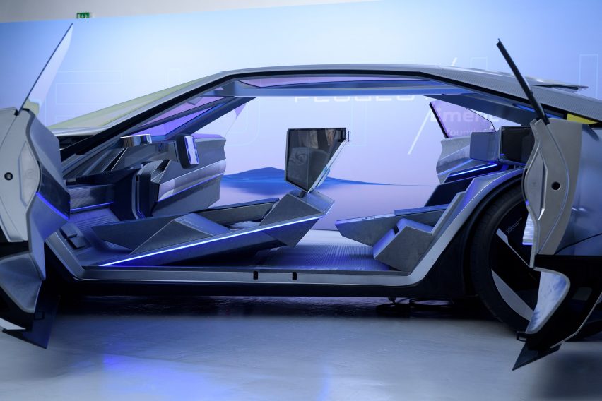 Peugeot Inception Concept open doors