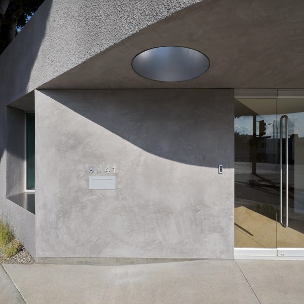 Entrance to gallery with oculus overhead