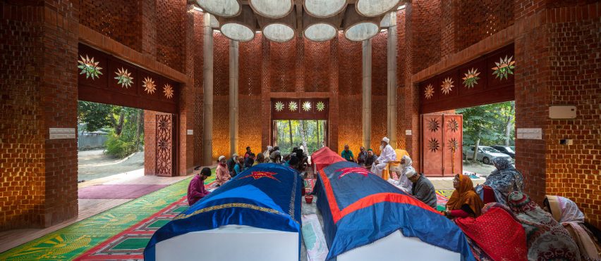Interior of Shah Muhammad Mohshin Khan Mausoleum in Bangladesh by Sthapotik