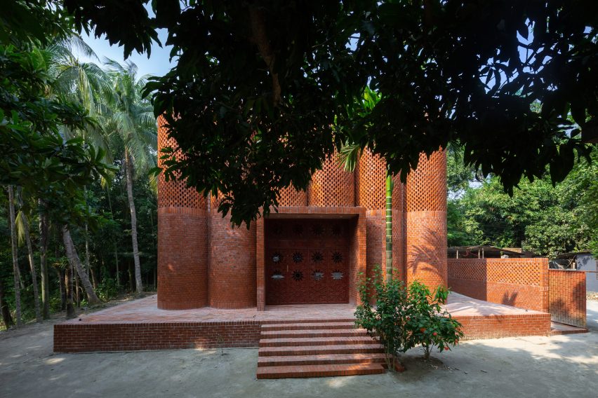 Exterior of Shah Muhammad Mohshin Khan Mausoleum in Bangladesh by Sthapotik