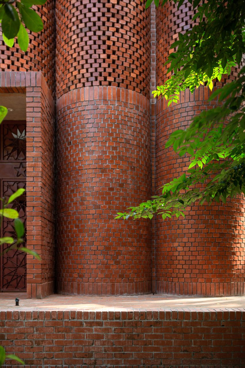Exterior of Shah Muhammad Mohshin Khan Mausoleum in Bangladesh by Sthapotik