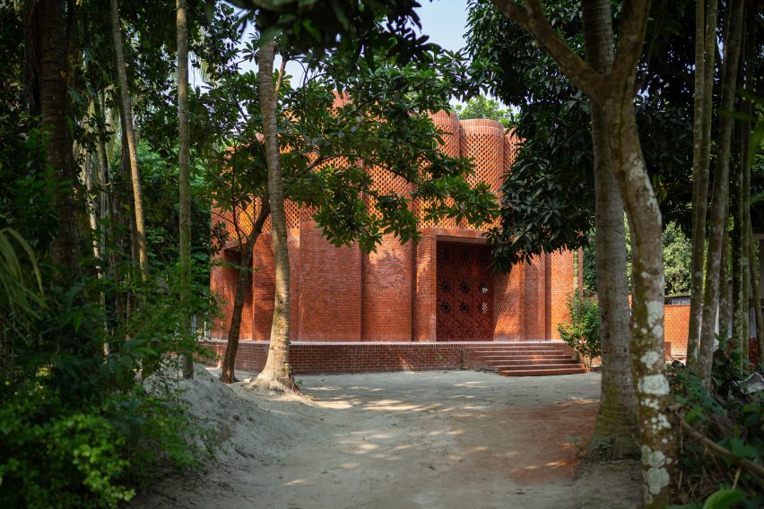 Exterior of Shah Muhammad Mohshin Khan Mausoleum in Bangladesh by Sthapotik